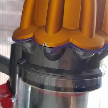 Dyson Süpürge Toz Haznesi Hatası Ve Silikon Kopması