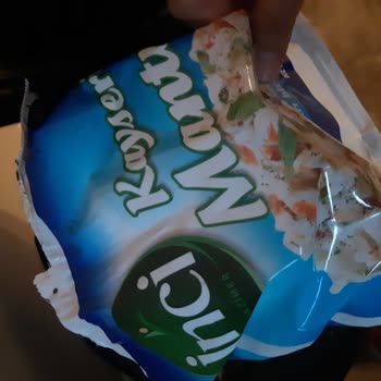 İnci Mantı Mantıya Yapışık Böcek