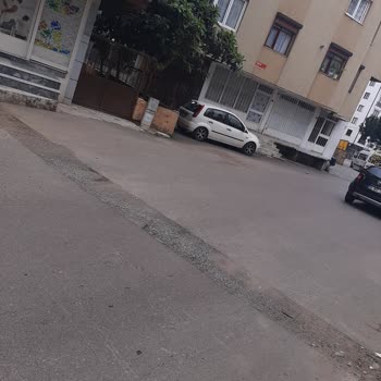 İstanbul Büyükşehir Belediyesi (İBB) Sokağımızdaki Yolun Bozuk Olması