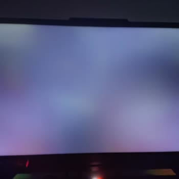 Asus Tuf Dash F15 Gaming Laptop Ekranda Işık Patlaması.