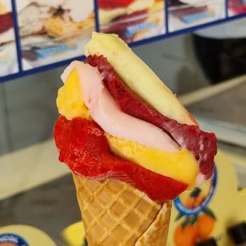 Bitez Dondurmacısı Yabancı Dil Konuşanlara 3 Kat Fiyat Uyguluyor!