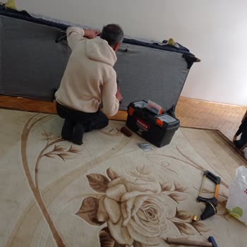 Evve Elbistan Eve Mağazası Kötü Koltuk