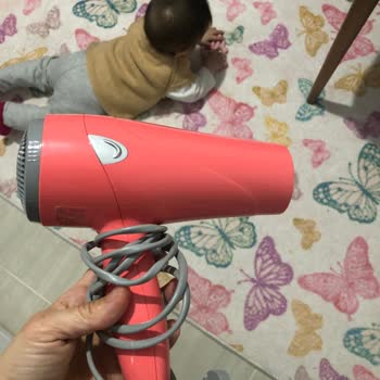 Arzum Saç Kurutma Makinesi Patladı