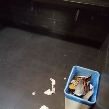 Ege Park WC'ler Çok Kötü Ve Mikrop Yuvası!