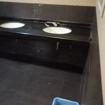 Ege Park WC'ler Çok Kötü Ve Mikrop Yuvası!