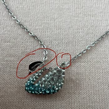 Swarovski Ürünlerinin Taşlarını 1 Yıl Bile Olmadan Düşebilir