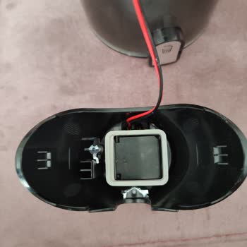 Arnica Dolara Şarjlı Dikey Süpürge Kırıldı