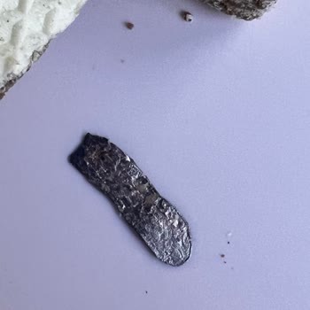 BİM Küp Gofretten Demir Çıktı