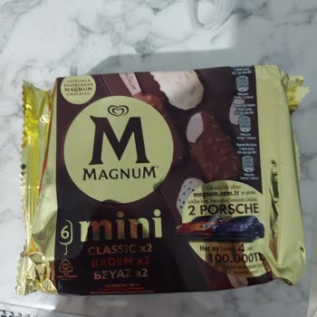 Algida Erimiş Dondurmalar Tekrardan Dondurulmuş Yedikten Sonra Kustum