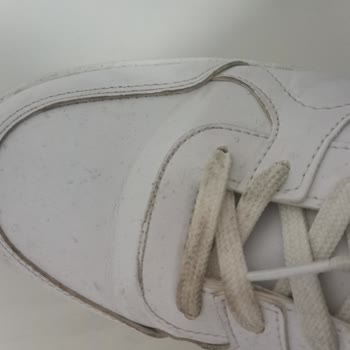 In Street Kalitesizliği Sonucu Bir Haftada Ayakkabıda Kırılma Olması