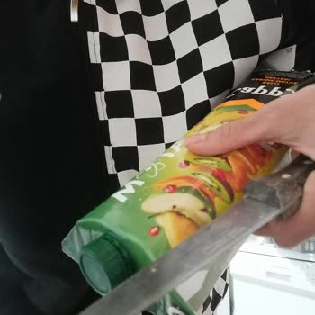 Cappy Atom Meyve Suyunda Çıkan Küf Parçası