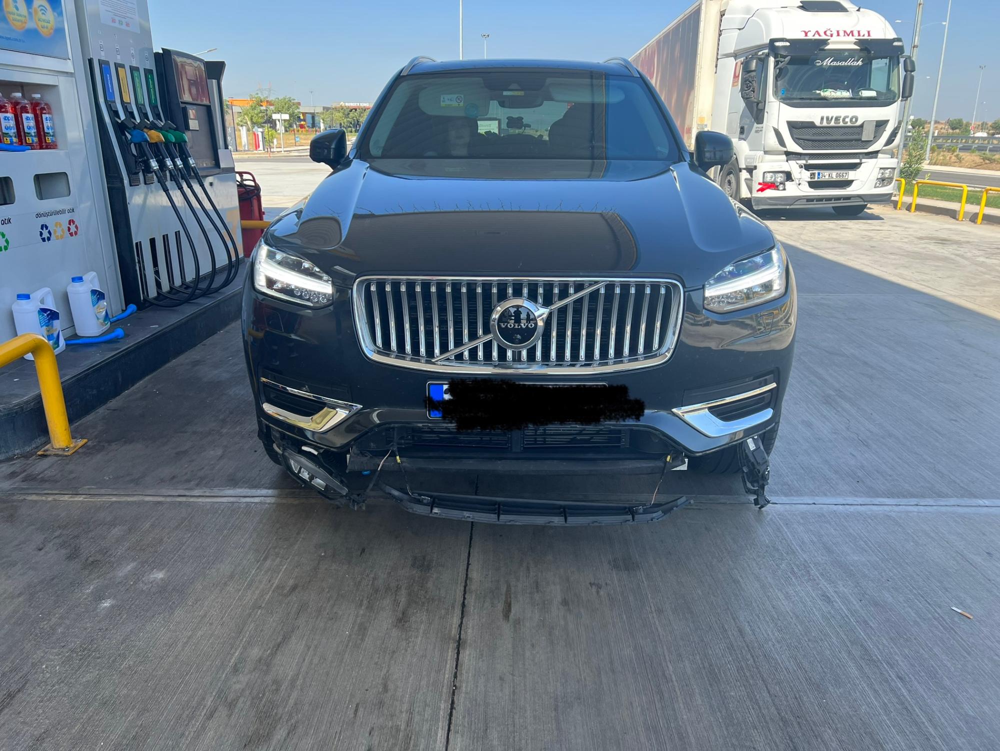Volvo XC90 Model Persistent Bumper Issues and Disappointing Customer