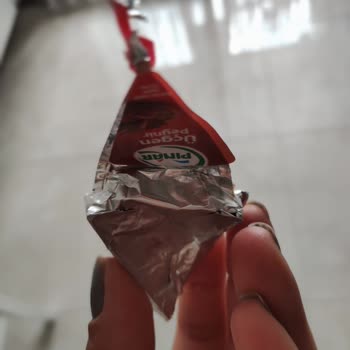 Pınar Üçgen Peynir İçinden Çıkan Tel