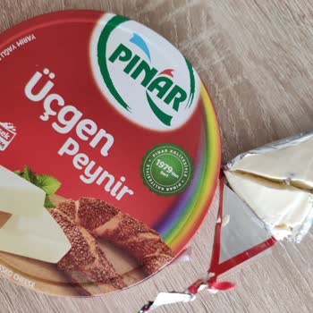 Pınar Üçgen Peynir İçinden Çıkan Tel