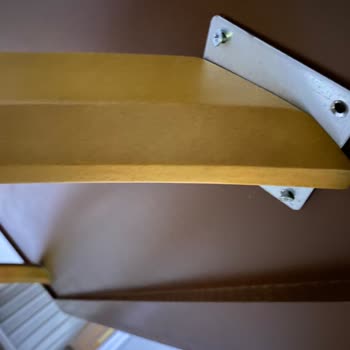 Aden Mobilya Yemek Masası Defolu Yamuk Ayaklar