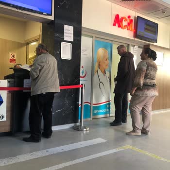 Servergazi Devlet Hastanesi Acilde Saatlerce Sıra Beklemek