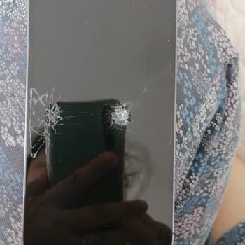 iPhone Ücreti Mukabilinde Ekranımızı Yapmıyor