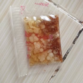 indomie Aldığım Hazır Paketli Noodle'ın Yağının İçindeki Garip Şeyler