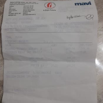 Mavi Jean Serenay Gold Siyah Tüylenme Yaptı.