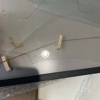 Sürat Kargo Hasarlı Kargo Ve Paramparça Olmuş Bir Kargo