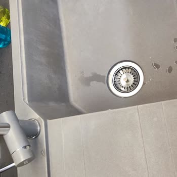 Franke Haziran 2021'de Aldığım Granit Evye Dalgalı Şekilde Matlaşma Yaptı