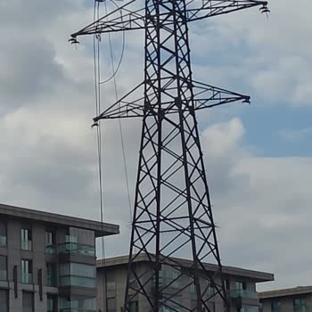 TEİAŞ Otoparkta Duran Sıfır Aldığım Aracın Üzerine Kablo Düşürdü!
