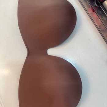 Suwen Tahrişe Sebep Olan Sütyen