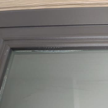 Kelebek Mobilya Deformeli Ayıplı Ürün