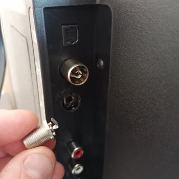 Axen Marka TV Garantide Ama Para İstiyorlar