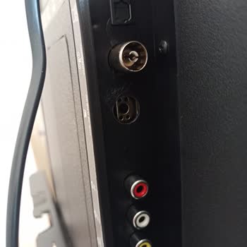 Axen Marka TV Garantide Ama Para İstiyorlar