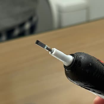 ORAL-B Diş Fırçasının Metali Kırıldı