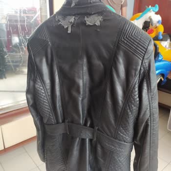 LCW'den Aldığımız Deri Ceketler Paramparça Oldu.