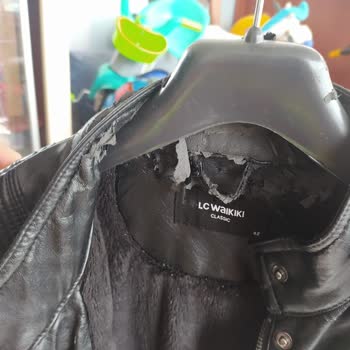 LCW'den Aldığımız Deri Ceketler Paramparça Oldu.