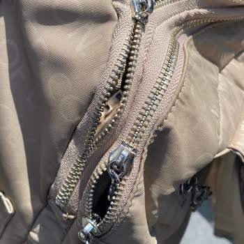 Benetton Marka Çanta Hatalı Fermuar