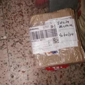 MNG Kargo Kuryenin Özensiz Çalışması Kargoya Zarar Vermesi