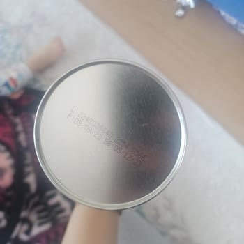 Pringles Üstünde Siyah Bir Şey Var