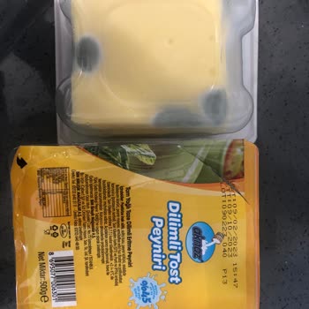 BİM Market Aknaz Dilimli Tost Peyniri Küflü Çıktı