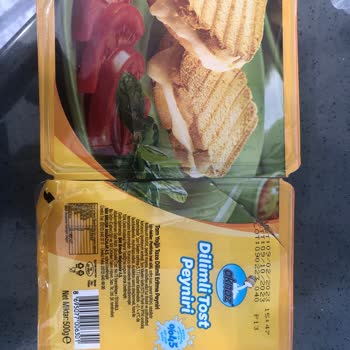 BİM Market Aknaz Dilimli Tost Peyniri Küflü Çıktı