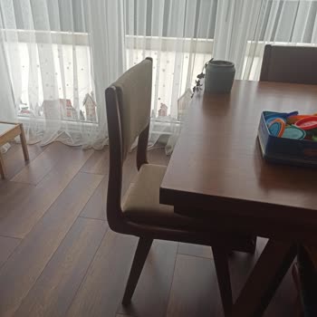 Keops Mobilya Sandalyelerde Üretim Hatası Var