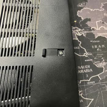 Monster Notebook Bakım Yaptığı Bilgisayarın Vidalarını Deforme Etti