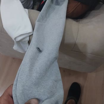 Holigan.wear (Instagram)  Yırtık Takım Geldi