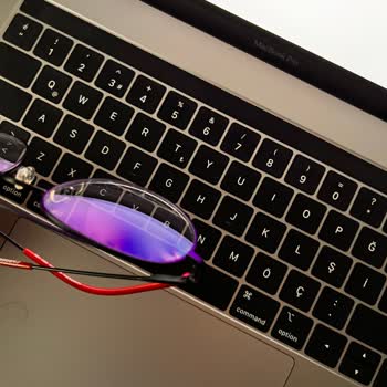 Nikon Hatalı Gözlük Camı