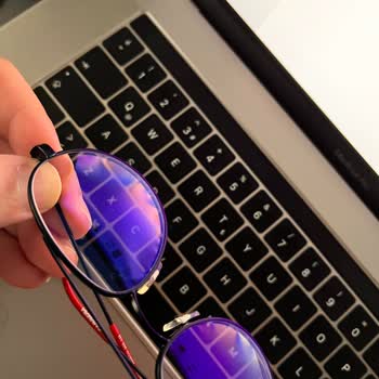 Nikon Hatalı Gözlük Camı