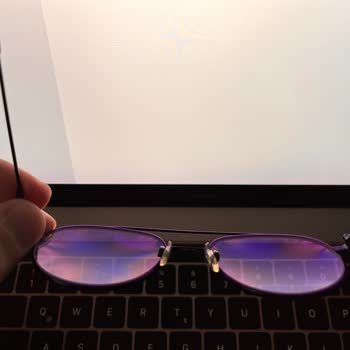 Nikon Hatalı Gözlük Camı