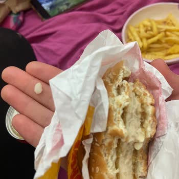 Burger King Hamburgerden Kıkırdak Çıktı