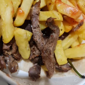 Köfteci Yusuf Eskişehir Büyük Dere Şubesi