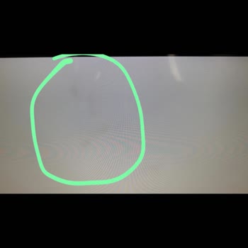 Samsung 55TU7000 TV Has Marks On The Screen Hindering Visuals
