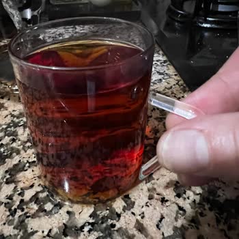 BİM Kulp Elimizde Kaldı Dolu Bardak Yere Düştü. Oğlumun Üzerine Düşseydi?!