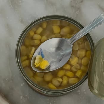 Tat Konserve Mısır İçinden Naylon Çıktı