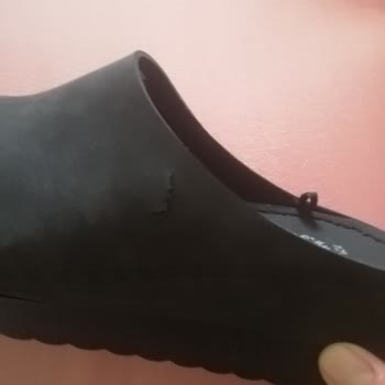 LC Waikiki Ayakkabı Yırtık Geldi